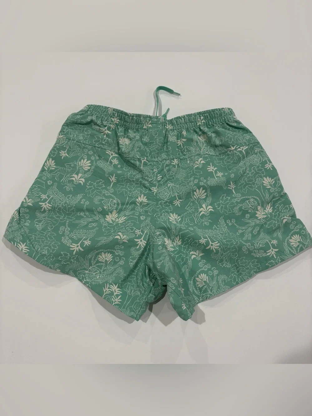 Patagonia Womens XS Baggies Shorts Green Tropical Print Hiking Outdoor - Picture 4 of 8